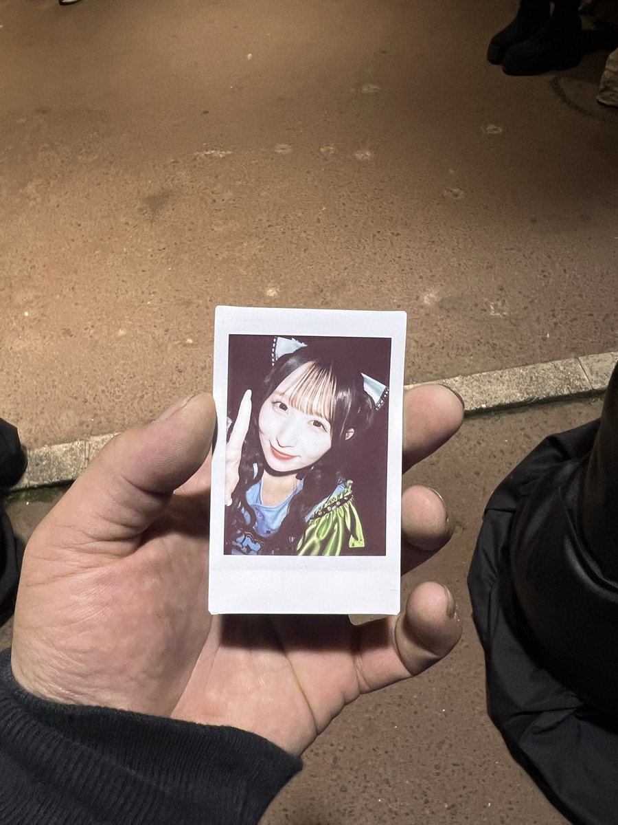 なちこのソロチェキ落とした人いますか！！！！！

入口に僕チェキ持っているので心当たりある方！！！来てください！！！

拡散希望です！！！！