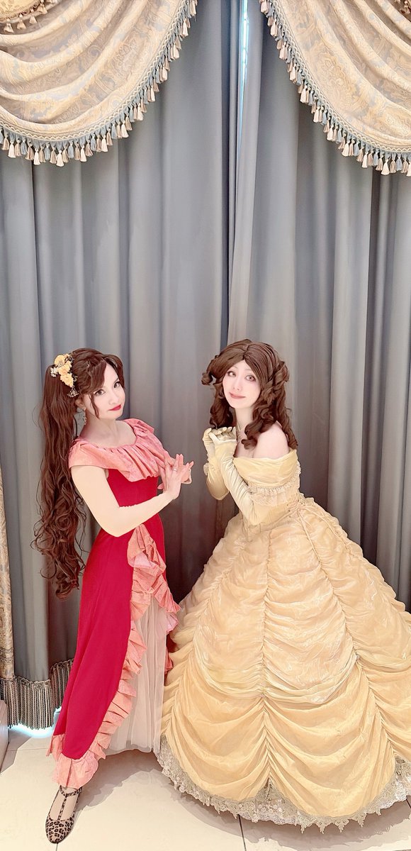 『アバローのプリンセス エレナ』エレナ&amp;『美女と野獣』ベルでした🎃
抽選外れまくったり寒かったけど、色んな方とお話ししたりとても楽しかったです🌹✨

エレナ <a href="/M_kaine59/">海音🌠26日池ハロ クリィミーマミ合わせ</a> 
ベル <a href="/yoh_dayo/">よぅ☾⋆（yoh☾⋆）</a>

#Dハロ仮装2025