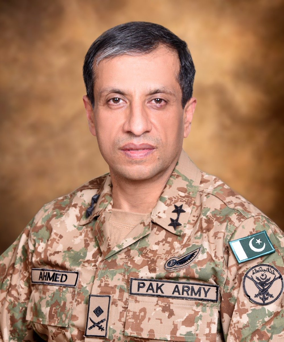 Meet_activist's tweet photo. Just witnessed an engaging session with DG ISPR Lt Gen Ahmed Sharif Chaudhry in PRC Mardan.Impressed by his insightful responses to tough questions. Pakistan's security narrative is in good hands #ISPR #Pakistan #Security https://t.co/MKGQUPv5GQ