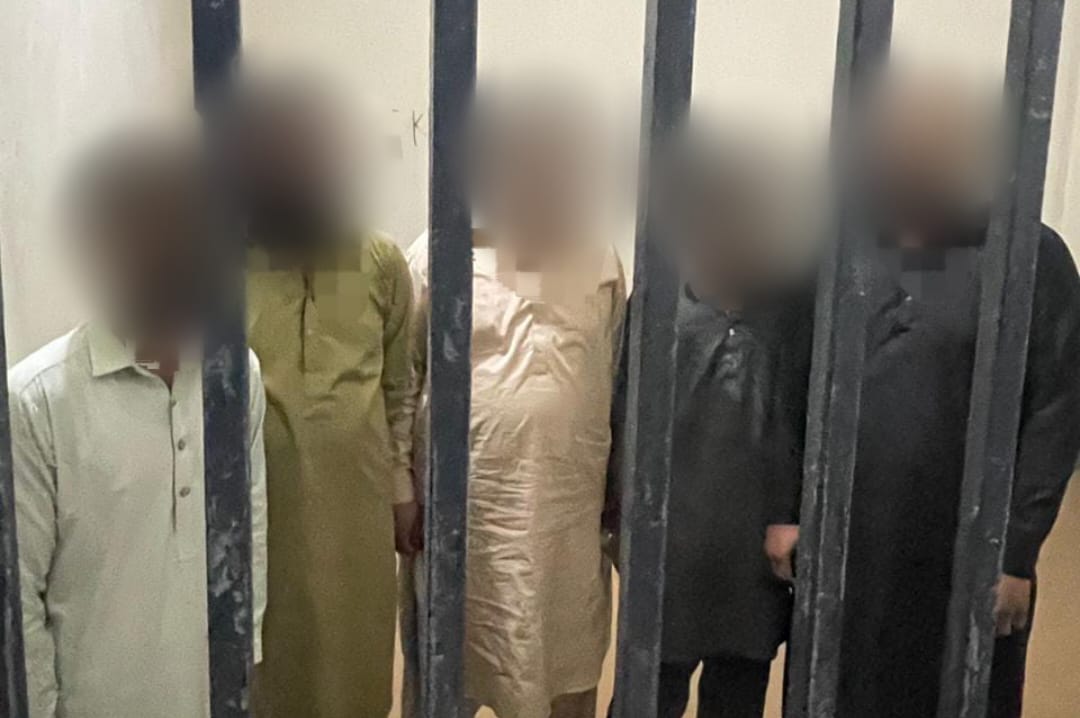 HamdaniPSP's tweet image. Taking notice of the video showing a citizen assaulted in Gawalmandi; I ordered immediate crackdown. Police registered the case as complainant, invoking stringent sections of law — including terrorism provisions.

The culprits are in custody — justice will be swift and certain!