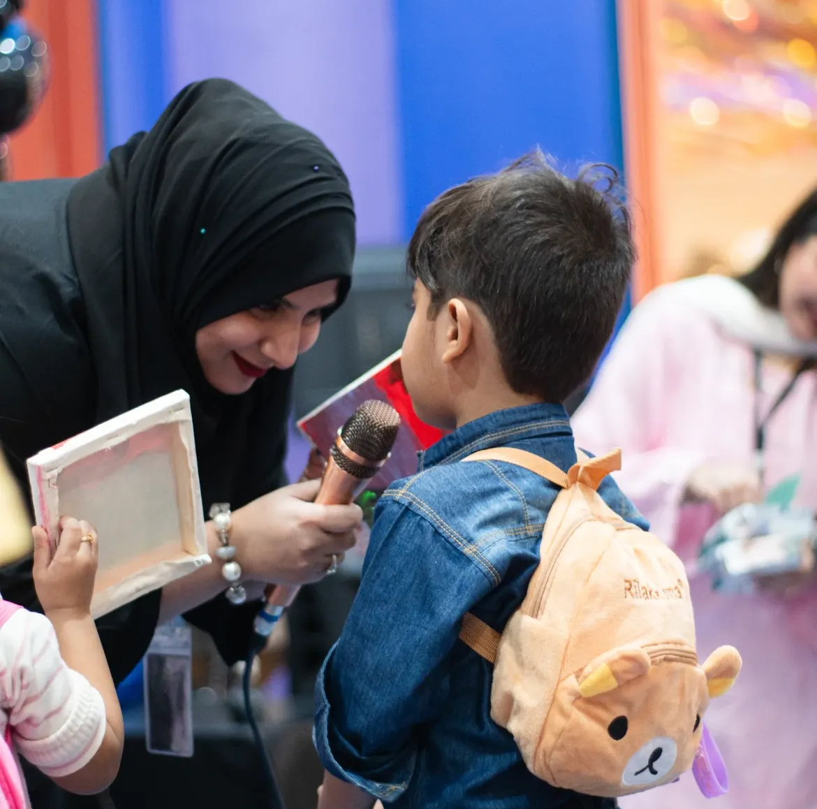 oxcamfordschool's tweet image. 🎤 Little voices, big confidence! 🌟Our Early Years students proudly shared their artwork on stage, turning creativity into a moment of expression and joy. 🖼️💫
#confidencebuilding #creativekids #artandexpression #joyfulmoments #oxcamfordschools #oxcamfordprograms