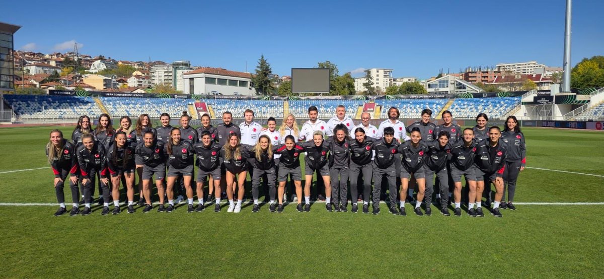 Kadın A Milli Futbol Takımımız, UEFA Uluslar B Ligi Play-Out müsabakaları kapsamında yarın (24 Ekim) saat 17.00’de Kosova Milli Takımı ile mücadele edecektir. 
Maç Fadil Vokrri Stadyumunda olup, biletler ücretsizdir. Vatandaşlarımızı, tüm futbolseverleri bekliyoruz. 
🇹🇷 🇽🇰