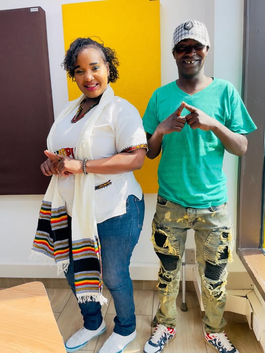 #Goteana O'Clock
Tune in hadi magithaa za 7pm
<a href="/Browngalnessa/">browngal a gal nessa</a> x <a href="/abonokohdeh/">Bonoko Deh</a> Thursday itubambe kimoja !
Wakilisha mtaa yako ukigotea 👊👊mbogi
📞0711 443 886 |  📱Whatsapp 0717 443 886