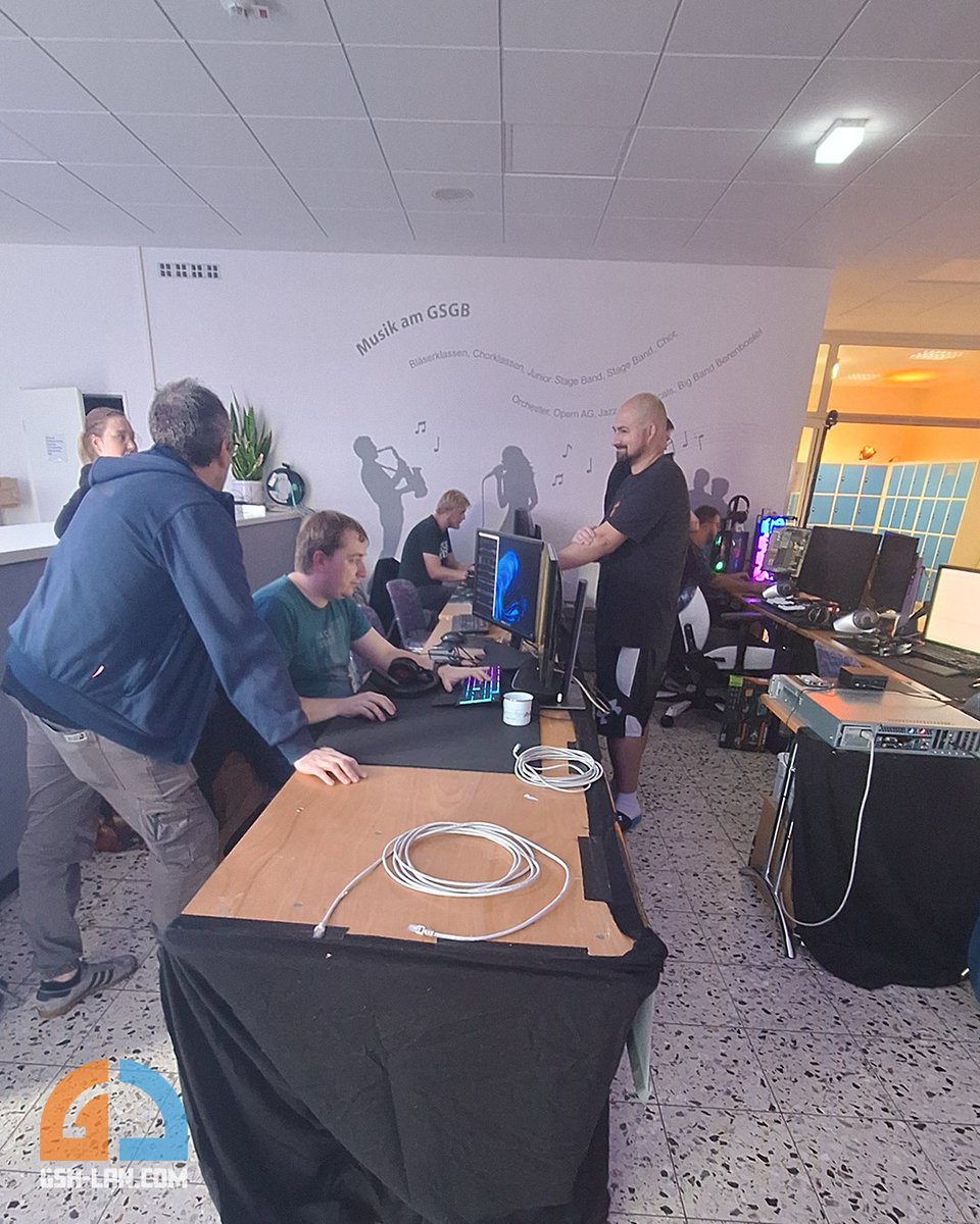 gshlan's tweet image. Aufbau Tag 4 - Impressionen #01
Die letzten Vorbereitungen laufen
#GSH2025 #GSH #Aufbau #LANParty #WirWarteAufEuch