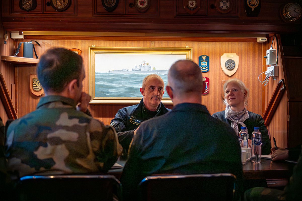 Swedish_Navy's tweet photo. I veckan har marinen besökts av såväl den franska ambassadören för Sverige, Thierry Carlier som den franska marinchefen, Amiral Nicolas Vaujour. Besöken visar på ett nära band mellan de båda marinerna och pekar mot ett samarbete som har potential att utvecklas än mer i framtiden. https://t.co/rS1K3wUGr4