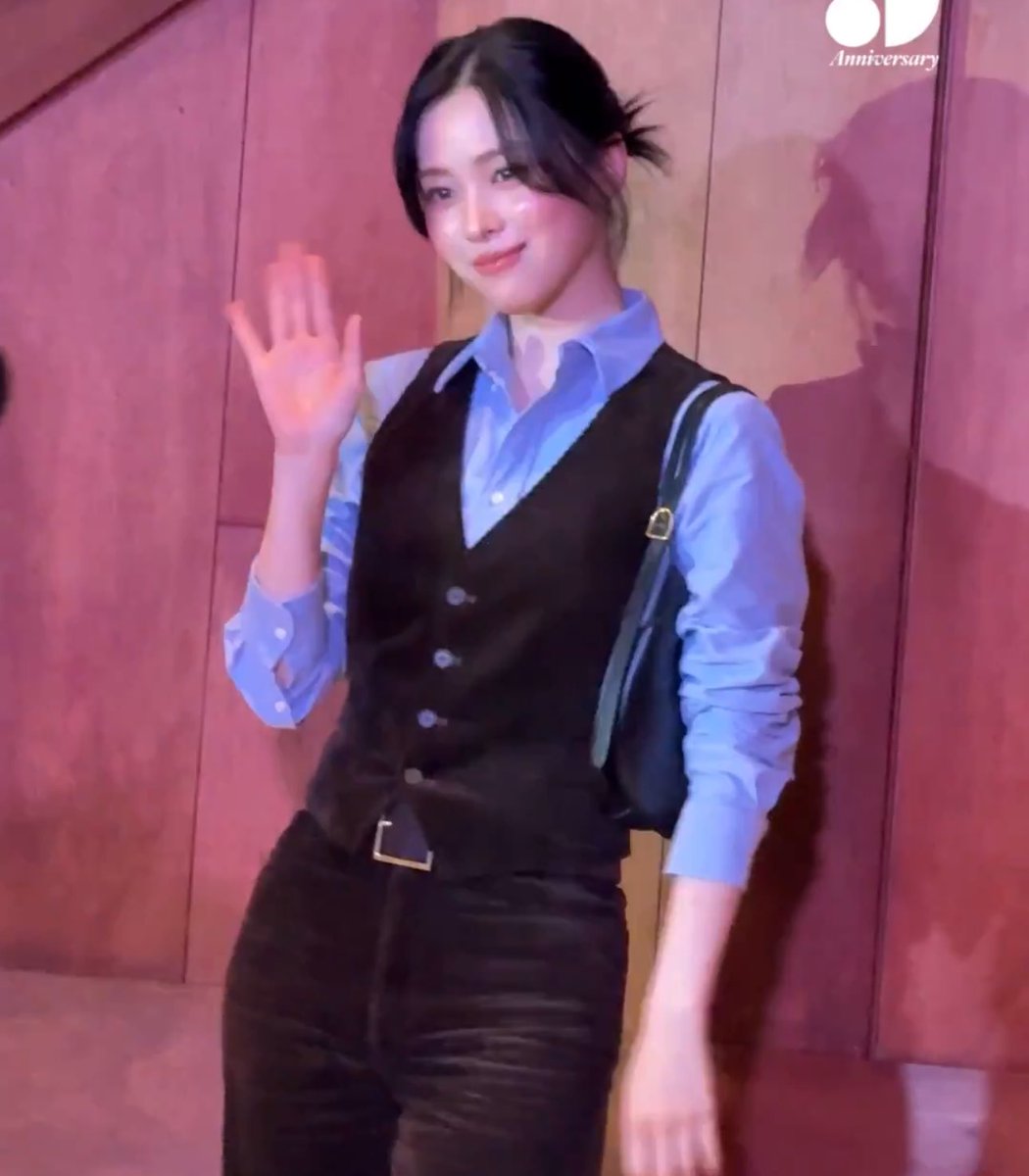 itzypopbase's tweet image. ITZY’s Ryujin stuns at tonight’s Polo Ralph Lauren anniversary event.