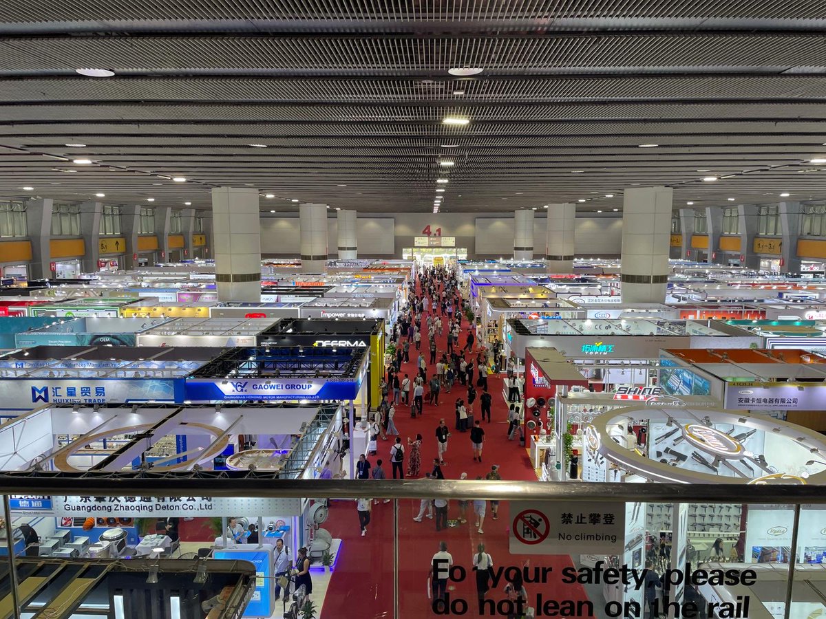 MÜSİAD NRW Yönetim Kurulu üyelerimiz Ersin Özdemir ve Metin Ünal, Çin’de düzenlenen Kanton Fuarı’nda Türk Pavilyonu’nu ziyaret ederek İstanbul Ticaret Odası’nı temsilen fuarda bulunan Sayın Levent Çakır ile verimli değerlendirmelerde bulundu. <a href="/MUSIAD/">MÜSİAD</a>