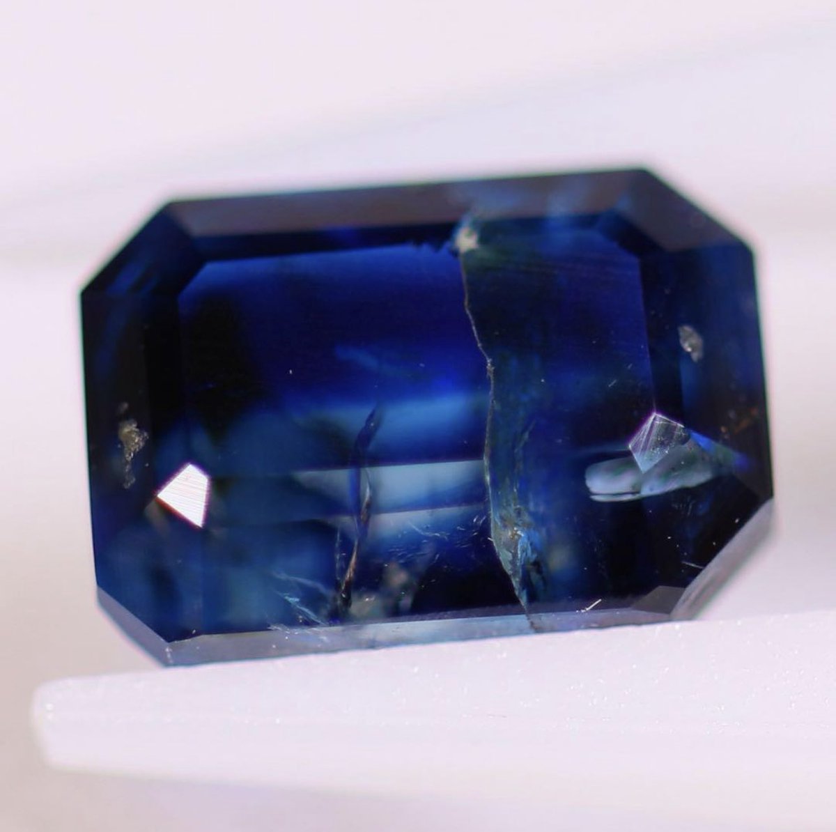 GordanGems's tweet photo. 濃いカラー＆0.86ctとビッグサイズのジンバブエ産ユークレースも驚愕の¥10,000スタート👀🔥

間違いなく他店ではこの価格では買えません🫢

https://t.co/YyJ5ShmKpa https://t.co/dn51JdLe9R