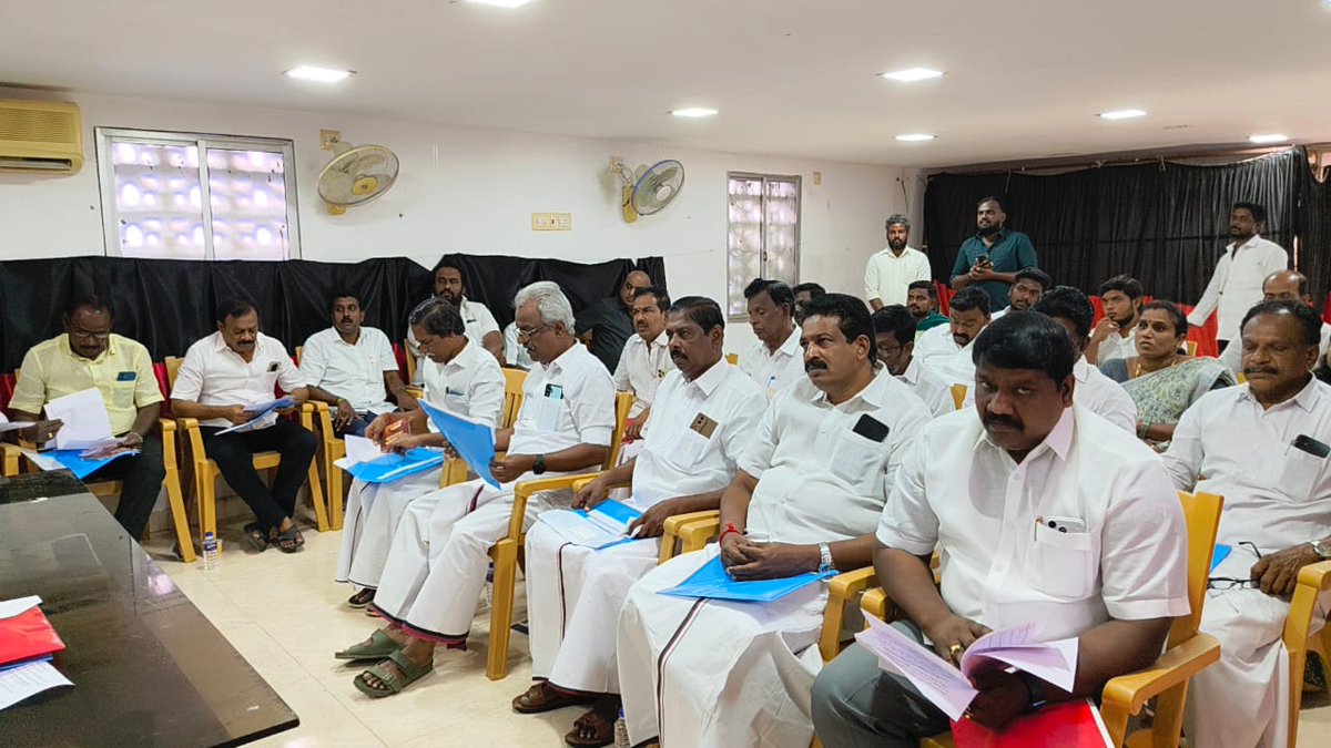 தமிழ்நாடு மீன்வளர்ச்சி கழக தலைவரும் நாகை மாவட்ட கழக செயலாளருமான திரு. <a href="/NGowthamandmk/">என்.கெளதமன்</a> அவர்கள் தலைமையில் மாவட்ட தேர்தல் பொறுப்பு மாநிலங்களவை  உறுப்பினர் திரு.<a href="/SKDMKTJ/">S.Kalyanasundaram</a> அவர்கள் முன்னிலையில் ஒன்றிய,நகர,பேரூர் கழக செயலாளர்கள் ஆலோசனை கூட்டம் நடைபெற்றது. இதில் ஒன்றிய நகர பேரூர் கழக