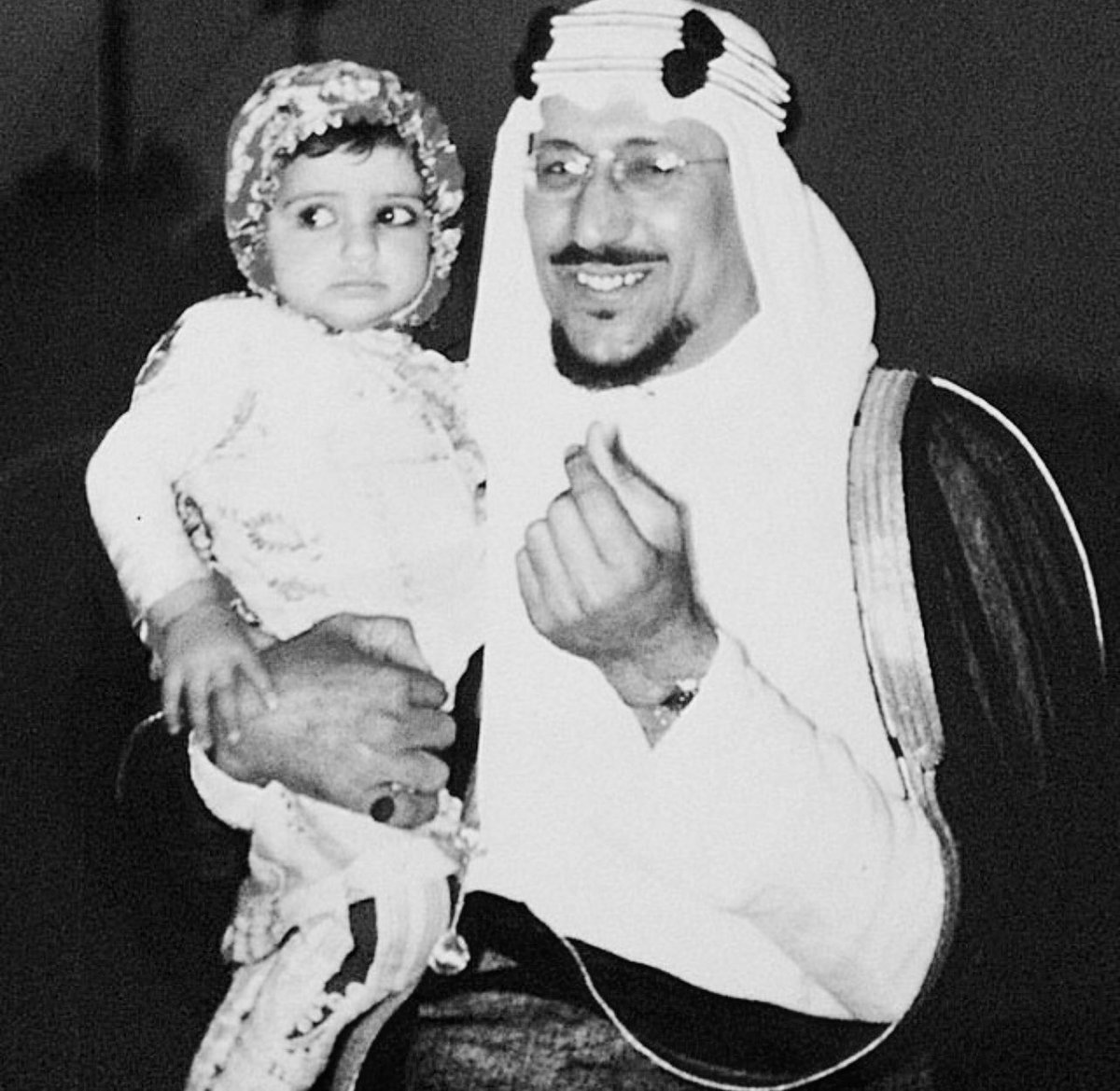 إنا لله وإنا إليه راجعون
انتقلت إلى رحمة الله تعالى الصابرة العابدة الحامدة
صاحبة السمو الملكي الأميرة نوف بنت سعود بن عبدالعزيز.
اللهم ارحمها واغفر لها، واجعل ما أصابها مغفرةً ورفعةً في درجاتها.