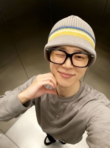 Morning, my little Dumplings 🫰 
How's your day going, I hope you're staying healthy and happy 😄 
I am happy and healthy thanks to you, Army