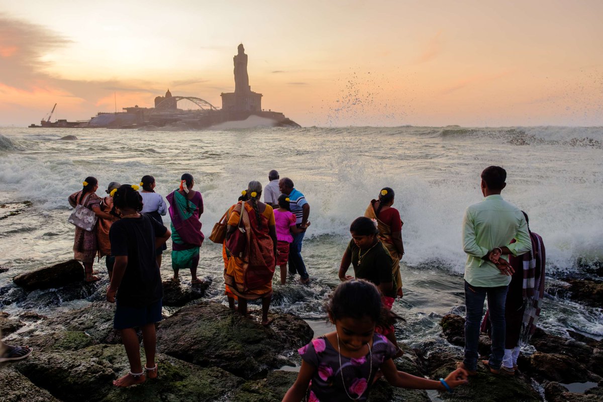 Sigma_India's tweet image. Zoom, focus, and capture stunning detail with the Sigma 17-40mm F1.8 DC Art lens. Wide-open F1.8 clarity makes every shot pop. Corrected chromatic aberration and minimal flare for crisp images. Perfect for landscape, portrait, and street photography. 

Photographed by Mouhamed…