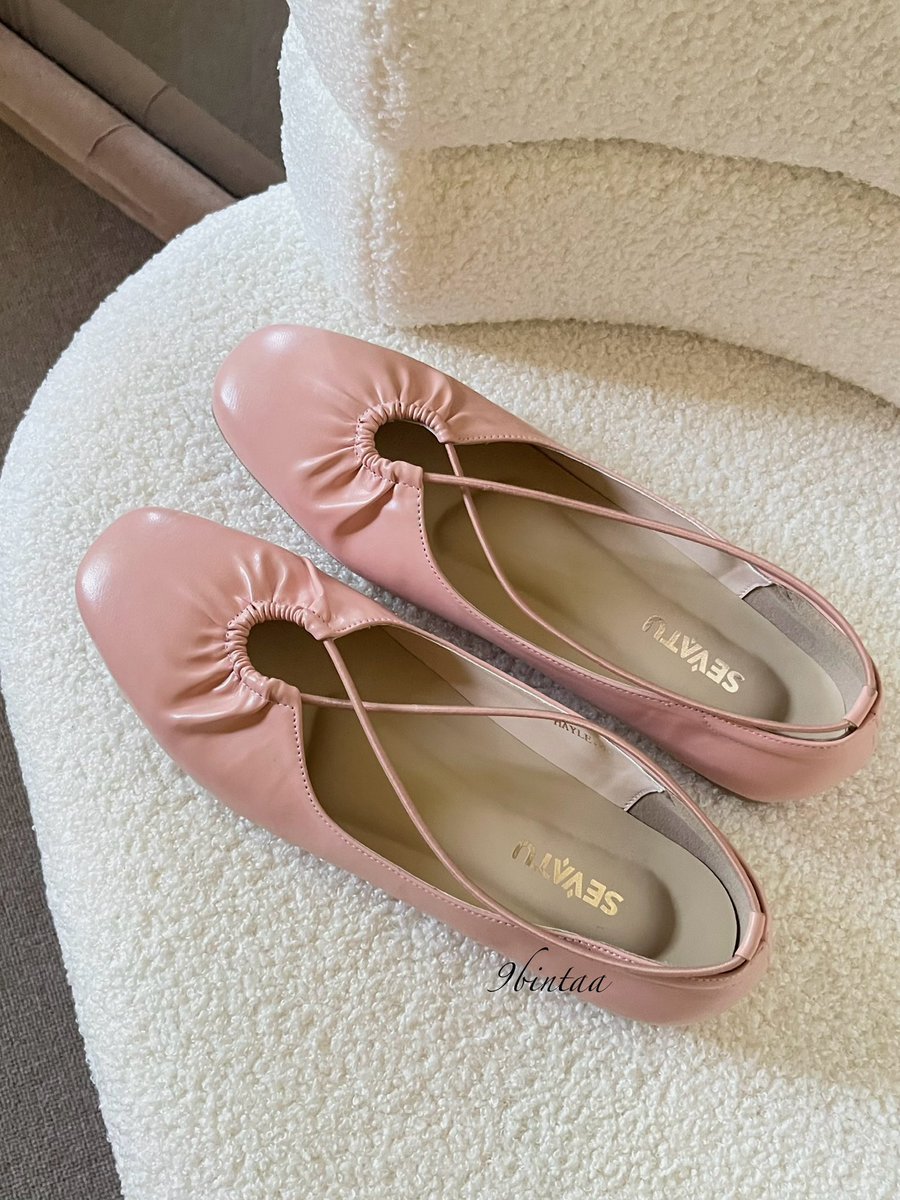 9bintaa's tweet photo. I WISH…… I KNEW…… EARLIER 

found the coquette shoes for daily wear, here’s top tier local brand 🥹👍🏻 https://t.co/xMmWJeccwn