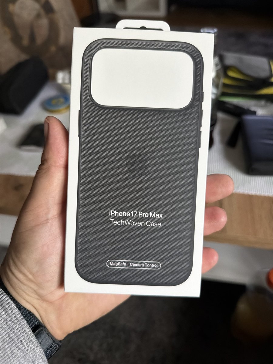 Heute noch das passende Case geholt und ein Tip in Hannover!
Bei Apple sind die Cases ausverkauft aber der Telekom Laden daneben hat einige da 👊🏼