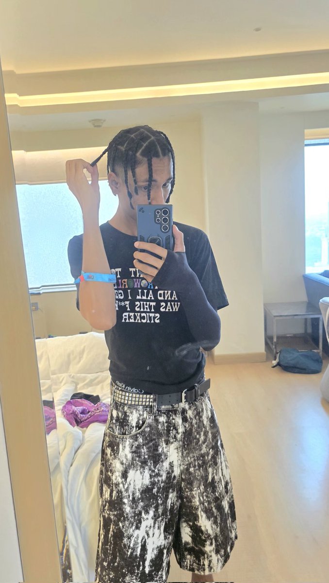 st1fe's tweet photo. Fit check  🌵☄️🔥❗️

#CIRCUSMAXIMUSTOUR #TravisScott #Utopia
#travisscottindia @trvisXX https://t.co/BNIA86ueOJ