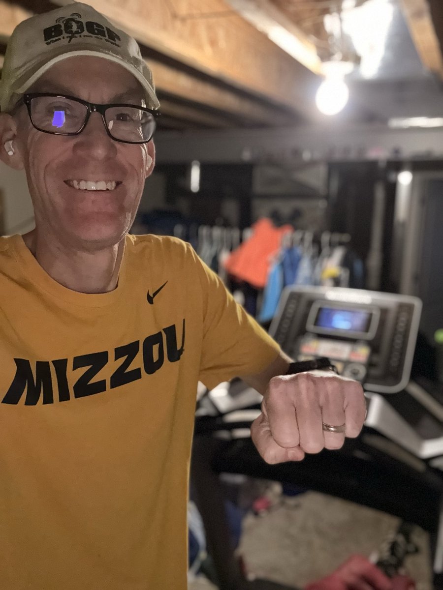 BeOurGuestMike's tweet photo. #Sunrise 9 miles to get going on this Thursday! #runDisney #WDW #Disney #Disneyland #WaltDisneyWorld #BOGPLizards #BOGP #DopeyChallenge #DopeyToDumbo #DumboDoubleDare #CoastToCoast #running #LizardUp @BOGP_Lizard #podcast #Florida #marathon #Apple #ShotOniPhone https://t.co/KRknS7ocKY
