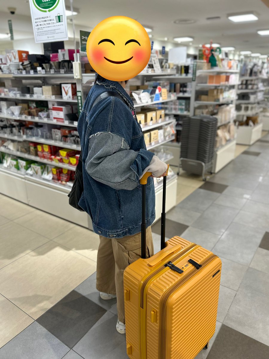 donghae78sundy's tweet image. スーツケース見たいって言ってハンズに行って、いきなり買う人初めて見た！
めっちゃかっこよかった！
エッジリンク本当に欲しくなっちゃうね☺️
決断力も愛だね❤️
私も同じ色が欲しいな
#EDGELINK
#梅田サイファー