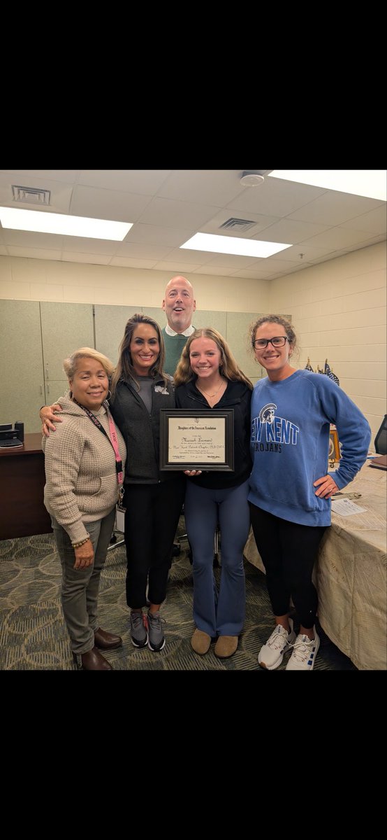 Super excited to hit the field in Florida this weekend!! ☀️ As well as, yesterday I was awarded with the DAR good citizen award for the first time in school history! So blessed 🥎 <a href="/Bh2osoftball/">Bridgewater Softball</a> <a href="/MegPlesko9/">Megan Pleskovic</a> <a href="/NewKentSoftball/">New Kent Softball</a>