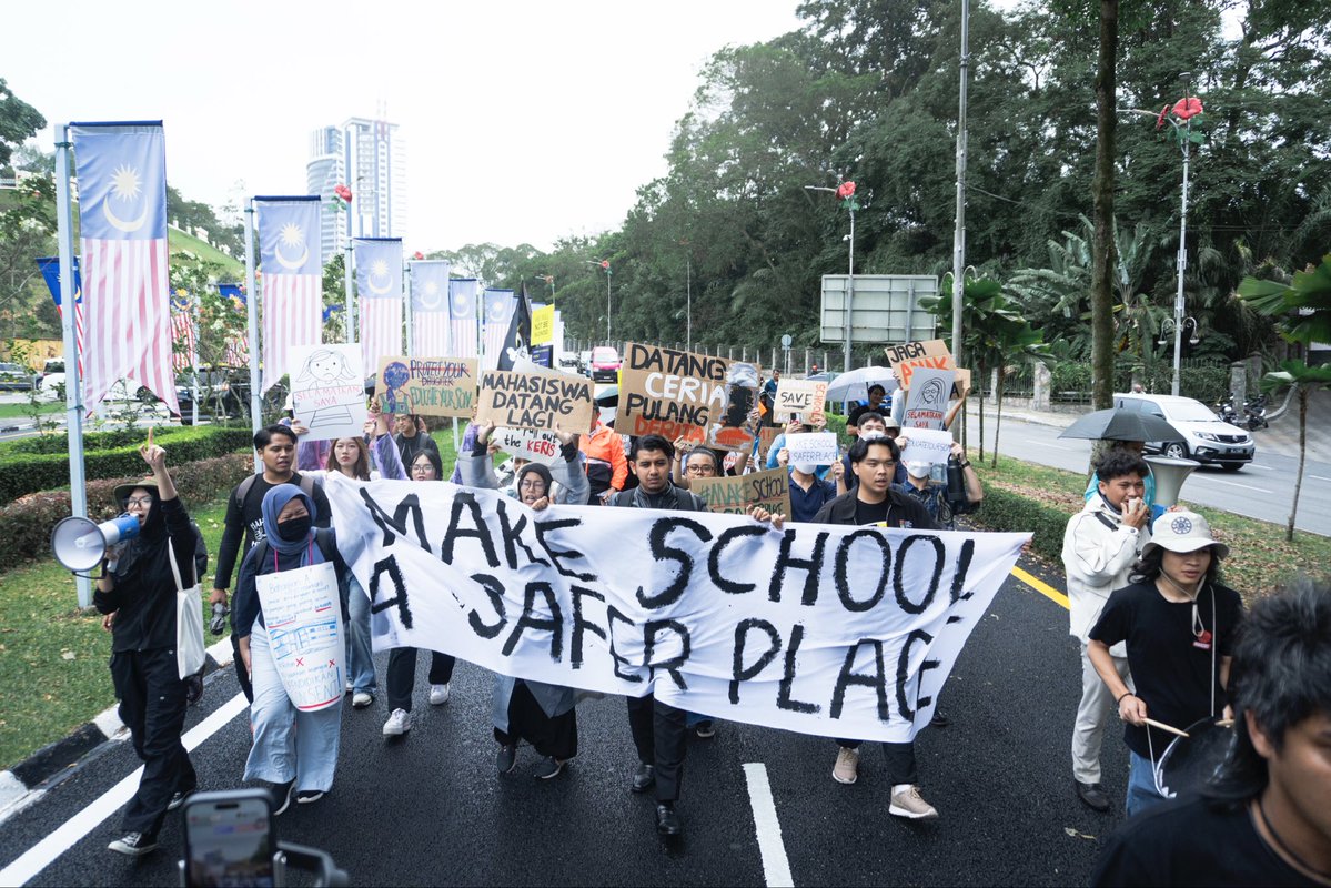 11 tuntutan. 30 hari. 1 menteri. 

We will be waiting. 
#MakeSchoolASaferPlace