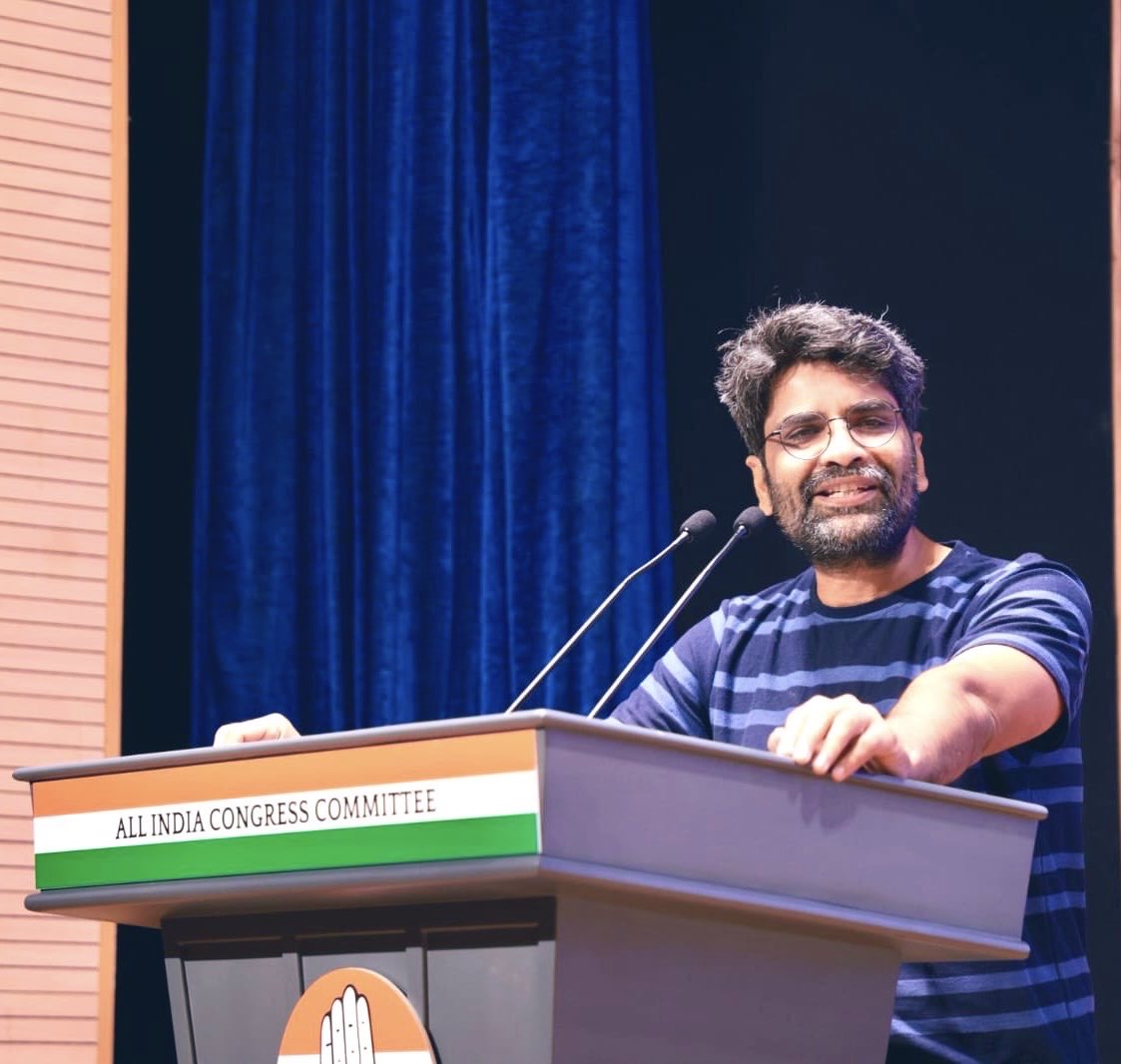 GovindDev_INC's tweet photo. Congratulations to Shri Manish Sharma ji on being appointed as In-Charge of @IYC. Wishing him great success in leading and empowering the youth! 

Gratitude to Shri Krishna Allavaru ji for his dedicated service and valuable contribution as the outgoing In-Charge.

#IYC https://t.co/uG3IqYVHh4