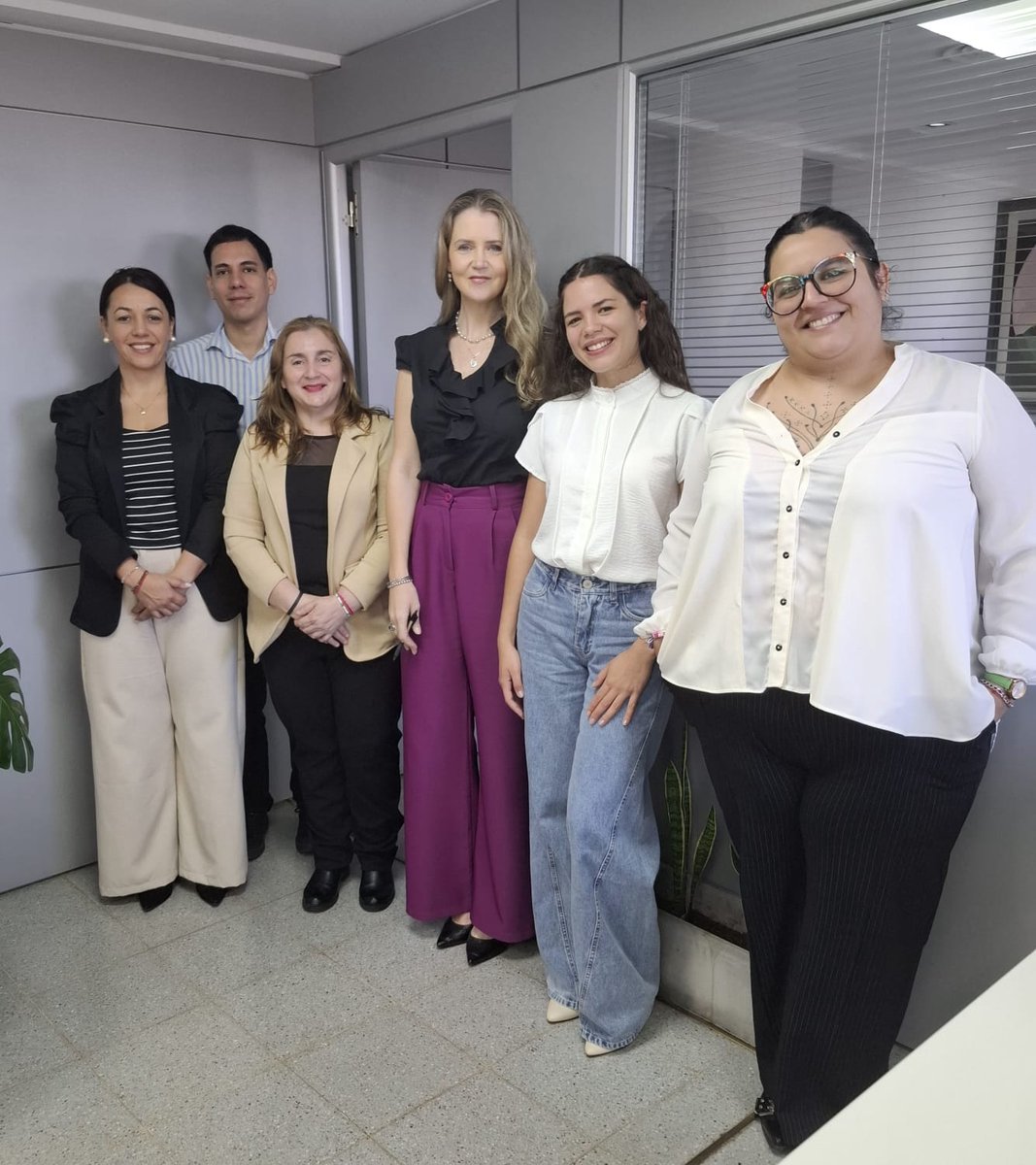 👉🏻La Defensora y el equipo técnico del Sistema de acogimiento familiar se reunieron con Heidy Schierse quien preside la Comisión de Niñez, Género, Familia, Juventud, Discapacidad y Personas Mayores de la Cámara de Representantes de Misiones
 <a href="/rossanafranco__/">Rossana Franco</a>