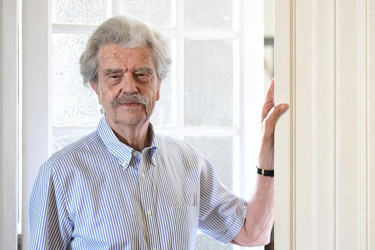 Quin dia més trist. 
L'últim gran cronista de Barcelona.

DEP Lluís Permanyer 🖤