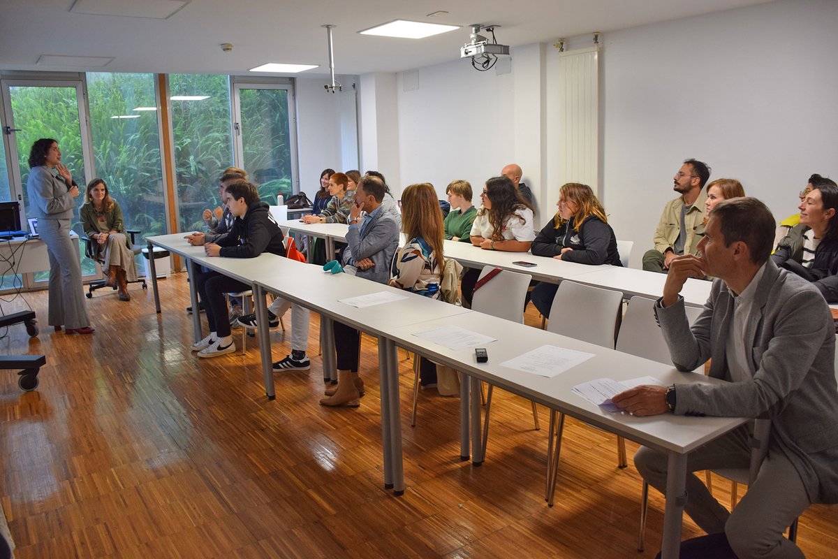 DUVIrrss's tweet image. Arranca unha nova edición do Programa de Emprego e Vida Autónoma da @uvigo con 15 mozos e mozas con discapacidade intelectual ou necesidades especiais. Conta cun itinerario de administración en Vigo e outro de turismo en Ourense.

➡️ acortar.link/LD2MTf

#duvi #uvigo