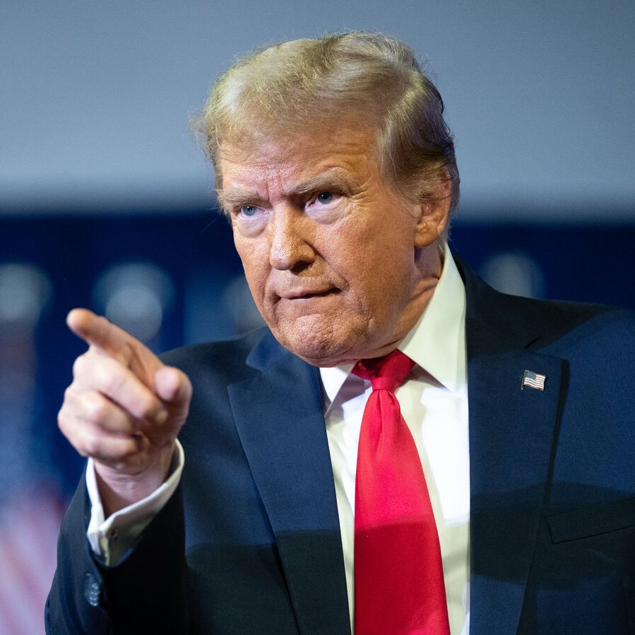 🔴 Donald Trump: 

“İsrail, Batı Şeria’yı ilhak ederse ABD’den aldığı tüm desteği kaybeder.”

“Bu gerçekleşmeyecek çünkü Arap ülkelerine söz verdim.”