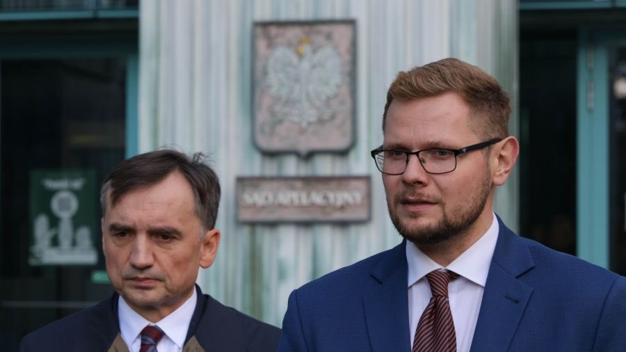 - powiem Ci Zbyniu, że z tą konfiskatą rozszerzoną to przesadziliśmy…
- nooo…