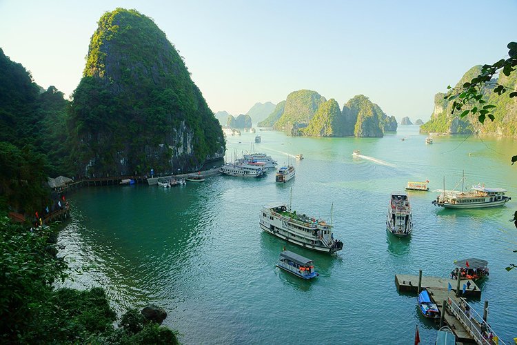 Turistilla_com's tweet photo. Qué ver en 15 días en Vietnam. Una ruta perfecta para un viaje a este país asiático. https://t.co/2pInVpcgXC https://t.co/oAvtDyFDYI