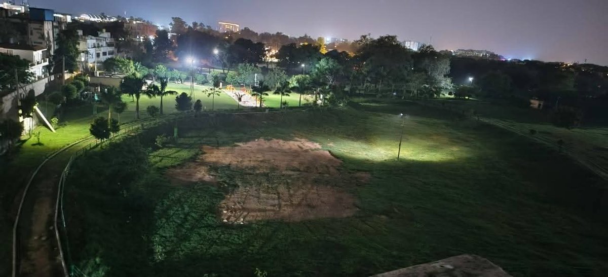 मेहरौली स्थित आम बाग छठ घाट को <a href="/official_dda/">Delhi Development Authority</a>  ने बिना किसी पूर्व सूचना के मिट्टी डालकर बंद कर दिया।यह वही स्थान है जहाँ पिछले 10 वर्षों से शांतिपूर्वक छठ पूजा होती आई है
क्या यह पर्यावरण संरक्षण है या आस्था के विरुद्ध प्रशासनिक बुलडोज़र?
<a href="/gupta_rekha/">Rekha Gupta</a> <a href="/NTGLAWFIRM/">अभय कान्त मिश्र</a> <a href="/gajainderYDVBJP/">Gajainder Yadav #MEHRAULI</a>