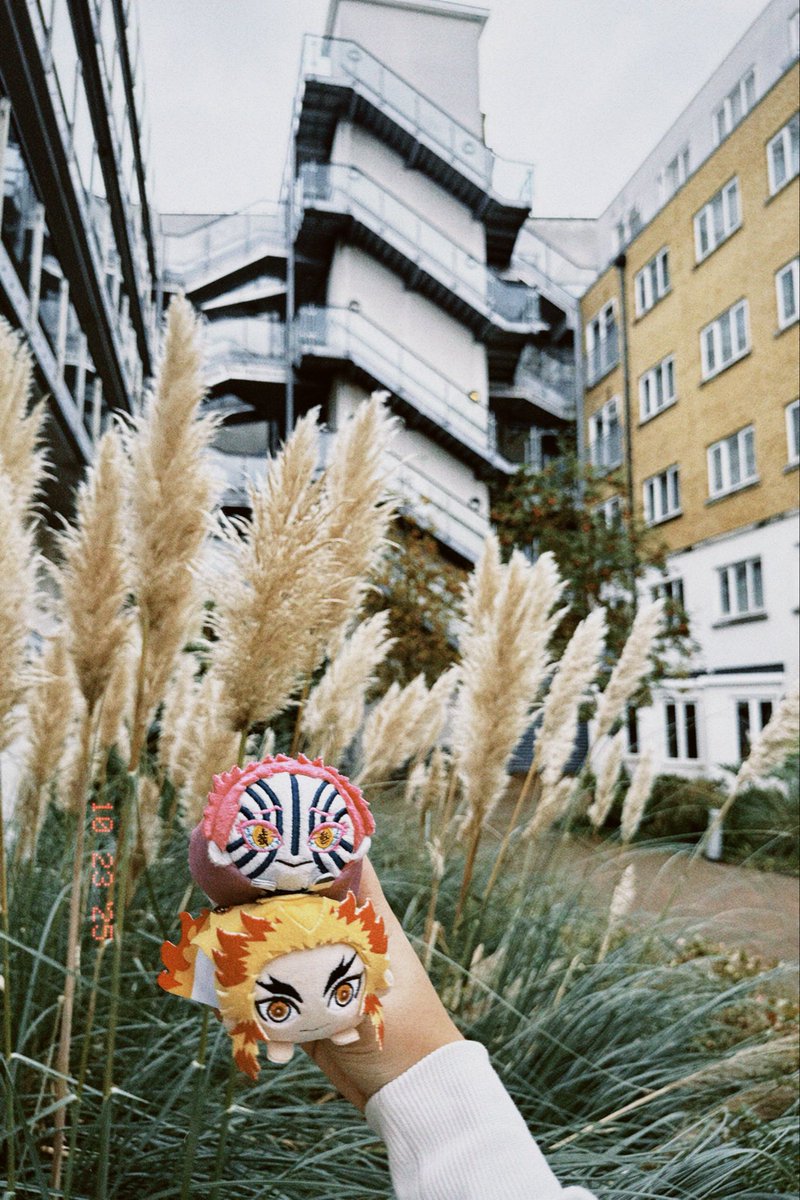 Amuiiart's tweet image. Jetlag hit hard - first thing after landing: vitamin C shot with @02png 🥵