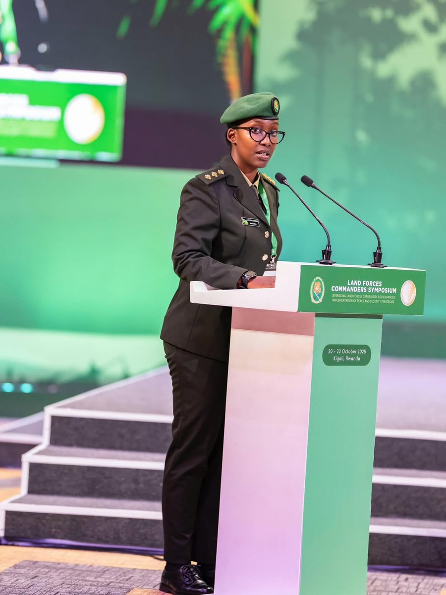 UmukundwaLilly's tweet photo. I have my diploma now, RDF is recruiting..

Niki cyambuza kurinda igihugu cyanjye?
I have to be an officer at any cost it takes... https://t.co/5woxlWSUq3