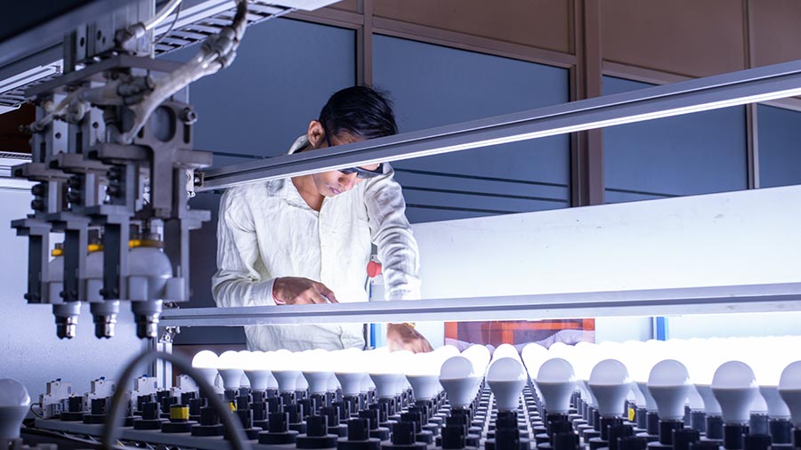 IndiaBriefing's tweet image. India has extended the 4th round of #PLI applications for White Goods — covering #LEDProducts and #AirConditioners — until Nov 10, 2025. Open to new and existing firms seeking to scale up investments and expand product lines. 

Explore more ⤵️
ow.ly/fgjJ50Xg1yc