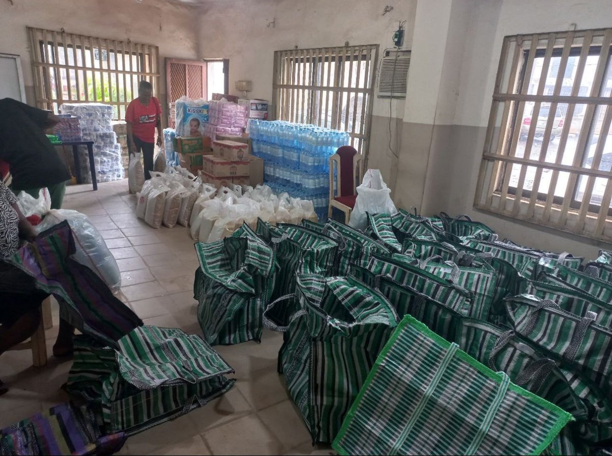 PathfindersJI's tweet photo. 45 more Project Restore (Year 2) beneficiaries received care packs filled with food and essentials, rice, oil, diapers, soap &amp; more. Thank you @JTIP_State @StateDept.
#endsextrafficking #SupportSurvivors https://t.co/lw9PrZ4Bt2