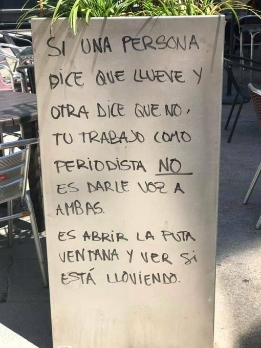 A  quienes ejercen el periodismo: ¡felicidades en su día!

Ojalá regresen a ocupar el lugar que hoy habitan los copy-paste  y vendedores de titulares, esos que confunden la verdad con una cosita prescindible.