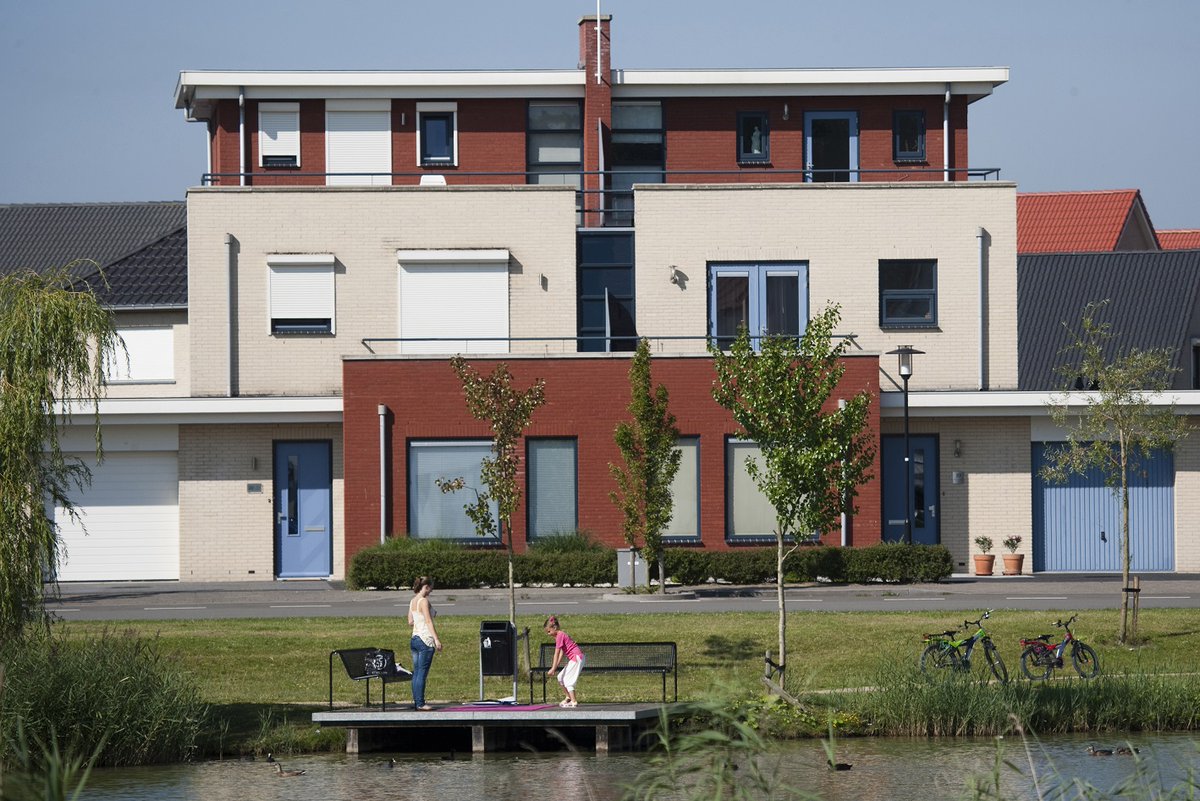 PERSBERICHT | Provincies: “Bouw van woningen in de knel”

Na de bouw van circa 260.000 woningen in de eerste drie jaar, laat onderzoek onder de twaalf provincies zien dat de uitvoering in sommige regio’s vastloopt.

➡️ Lees het persbericht op zeeland.nl/actueel/provin…
