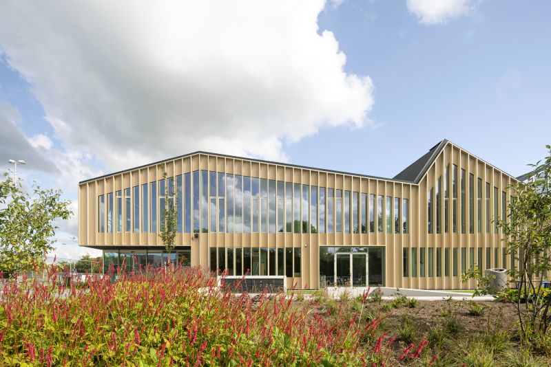 Specification Online (@myspecnews) on Twitter photo Regenerative architecture brings Lennamare School to life specificationonline.co.uk/articles/2025-… Regenerative architecture brings Lennamare School to life specificationonline.co.uk/articles/2025-…