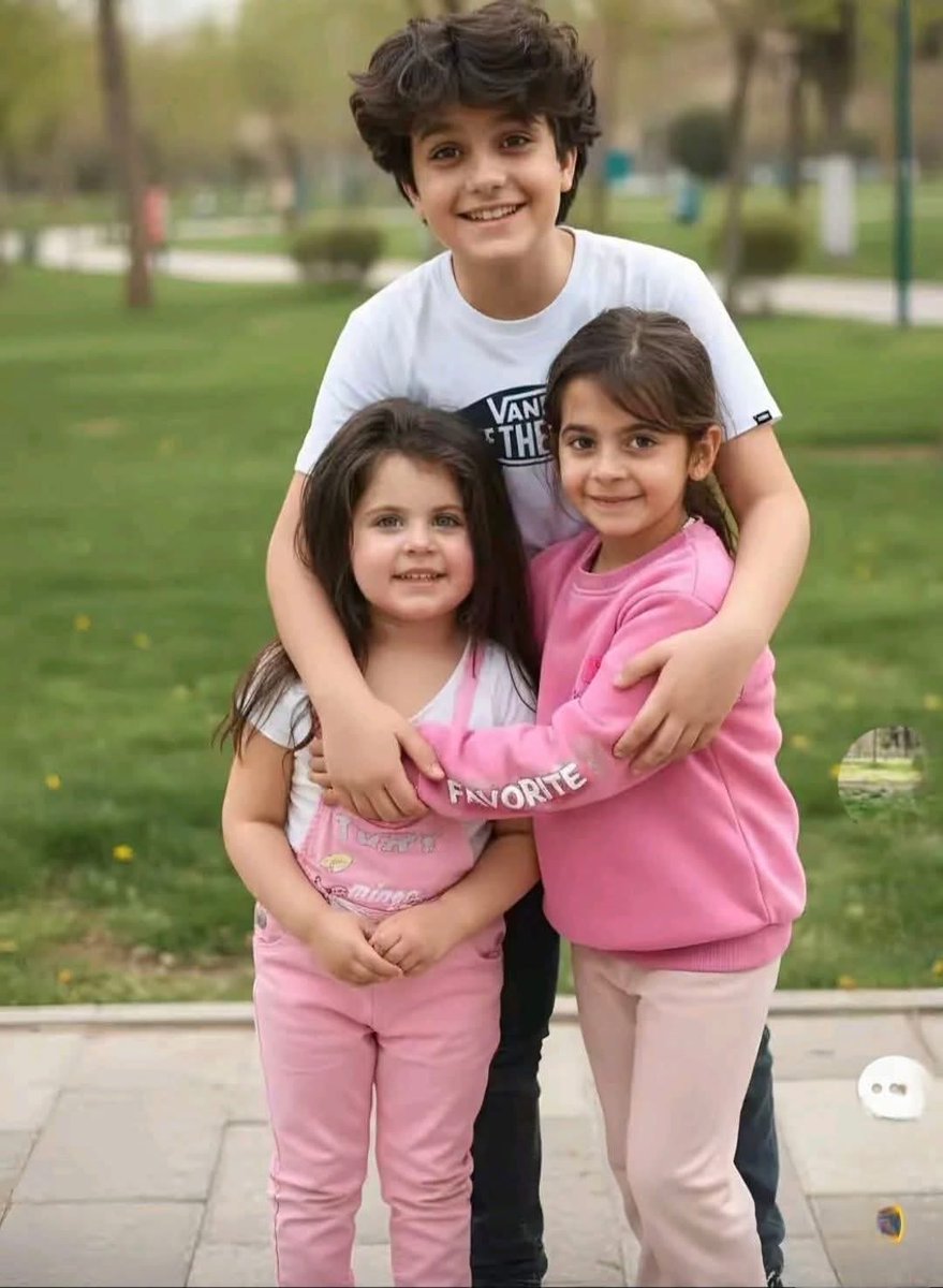 ULUSER (@uluser) on Twitter photo Vatanı korumak,
Çocukları korumakla başlar.. Vatanı korumak,
Çocukları korumakla başlar..