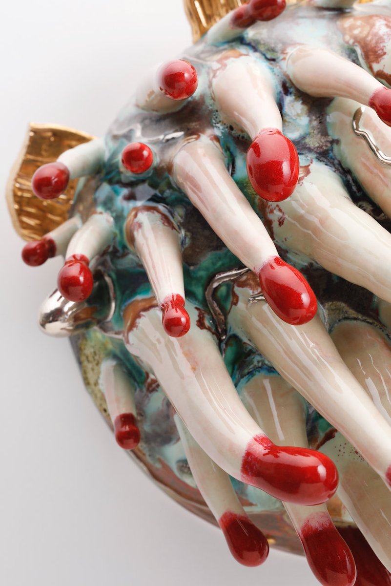 cow7uka's tweet photo. 糸の身体
Body of thread
2025
W320×D210×H350 (mm)
Porcelain, glaze, gold, platinum
photo by Takeru Koroda
#art #artcollection #sculpture #ceramique #ceramic
#アート #porcerain #artpieces
#yukanishihisamatsu #西久松友花 https://t.co/pBeC8eF2OT
