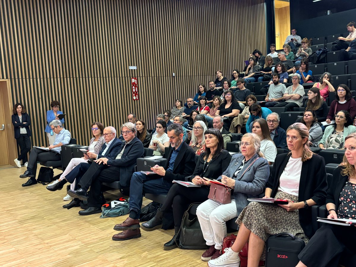 🔴 La presidenta de la PEM i vicepresidenta del <a href="/Consell_Audio/">CAC</a>, <a href="/laurapinyol/">Laura Pinyol Puig</a> afirma que la desinformació i els discursos d’odi atempten contra els pilars més bàsics de la democràcia #2aJornadaPEM
🔗 cac.cat/actualitat/la-…