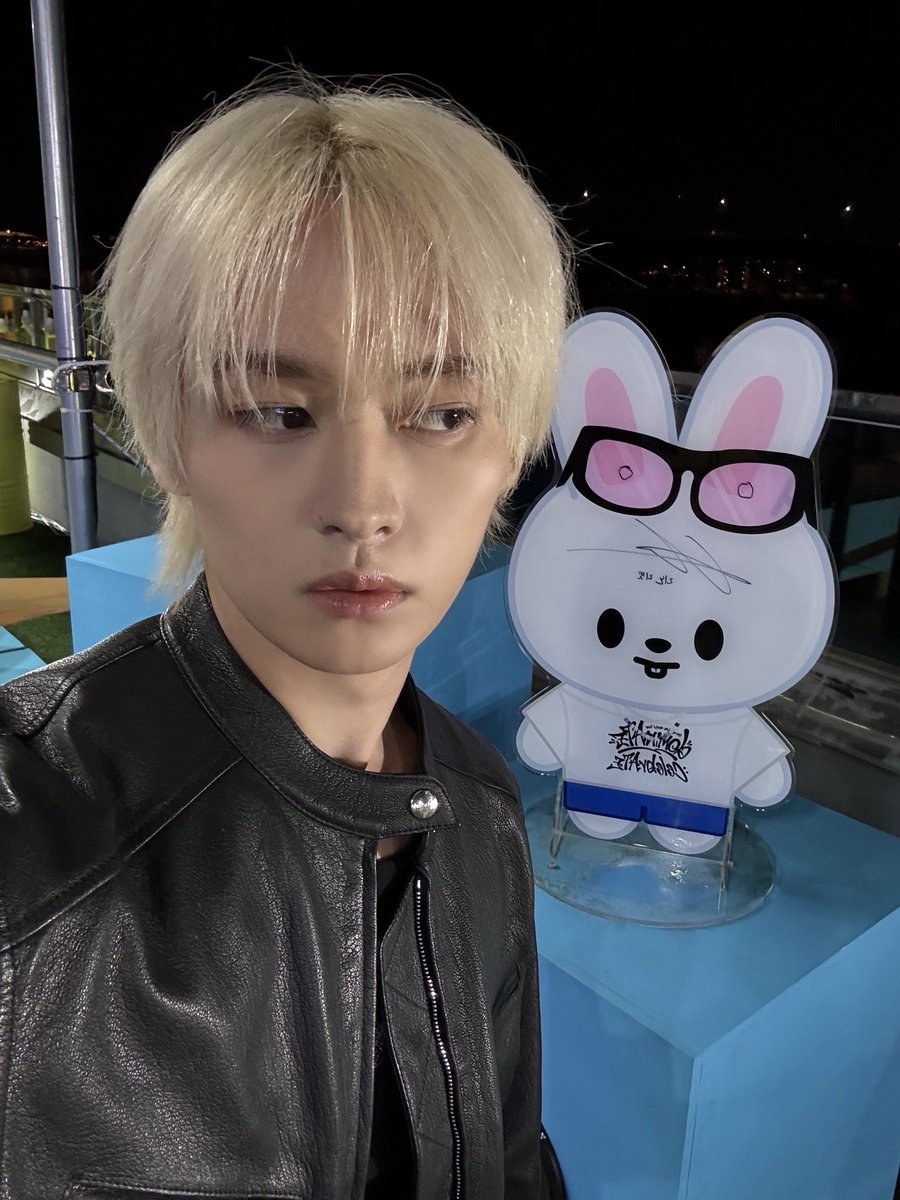 비니 tweet media