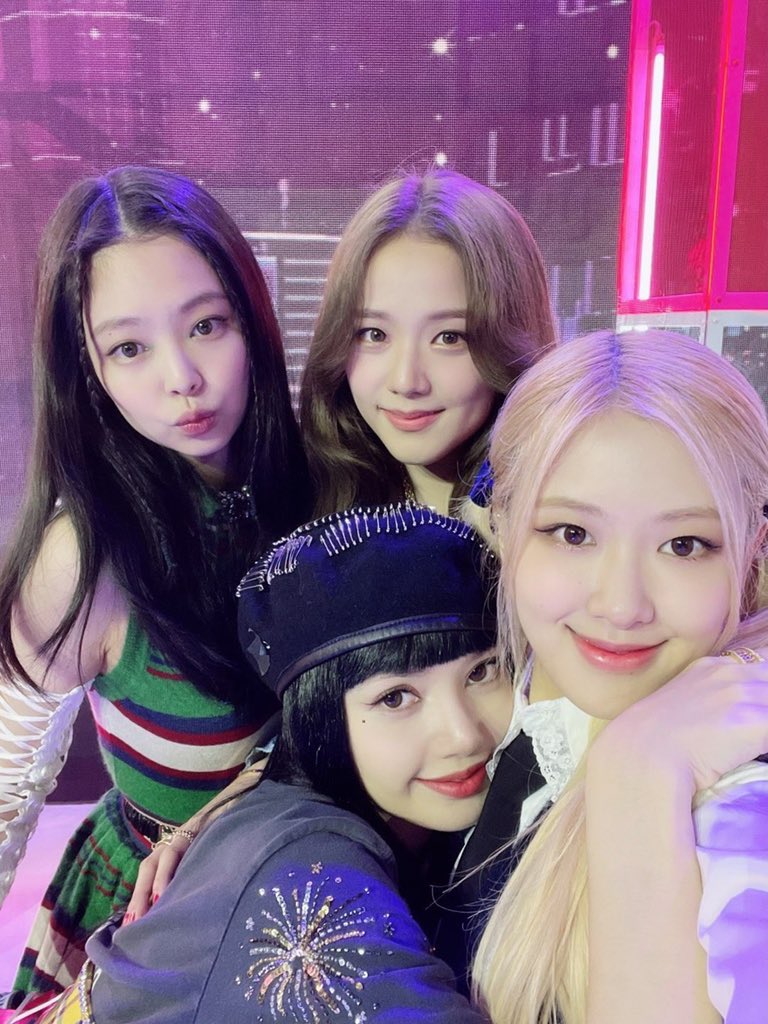 1 repost = 1 vote
1 reply = 1 vote

I vote #BLACKPINK as my Fan Choice for #2025MAMAVOTE