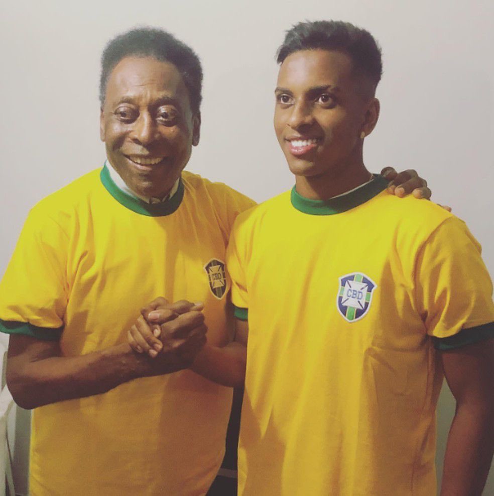 85 anos do Rei Eterno. Obrigado por tudo, Pelé 💚💛👑⚽️