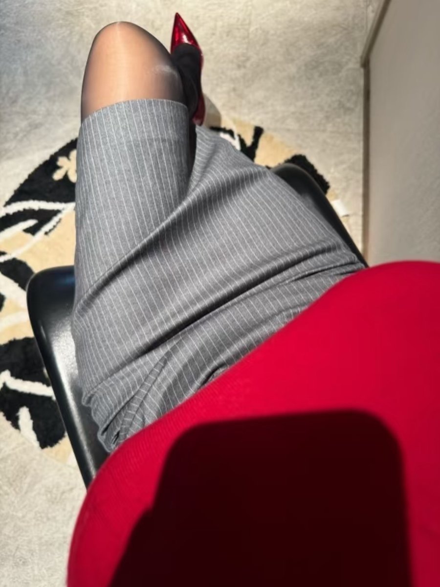 男奴 #女S #sm #调教 #性虐 
#坐脸 #丝足 #口舌  #四爱 #羞辱 #sp  #捆绑 #坐推 #腿绞 #骑马 想找一个很听话的乖巧。🐶喜欢的私聊