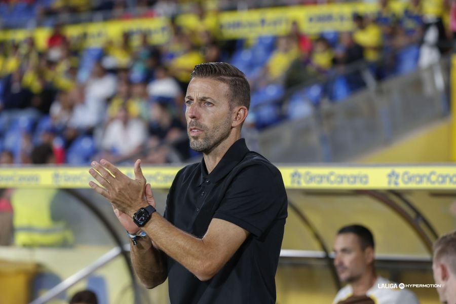 🚨 CANARIAS | Deportes
📌 13:45 | Canarias En La Onda 
📅 Jueves | 23 de octubre | 2025
🗣️ <a href="/ojedam82/">David Ojeda Merino</a> y <a href="/AleixValero/">Aleix Valero 🇮🇨 🏴󠁧󠁢󠁳󠁣󠁴󠁿</a> 
🎙️ Escuchamos a los entrenadores de <a href="/UDLP_Oficial/">UD Las Palmas</a> y <a href="/CDTOficial/">CD Tenerife 🏴󠁧󠁢󠁳󠁣󠁴󠁿</a> en las previas y jugadores de <a href="/CB1939Canarias/">La Laguna Tenerife</a> y <a href="/GranCanariaCB/">Dreamland Gran Canaria</a> 
ondacero.es/podcast/emisor…