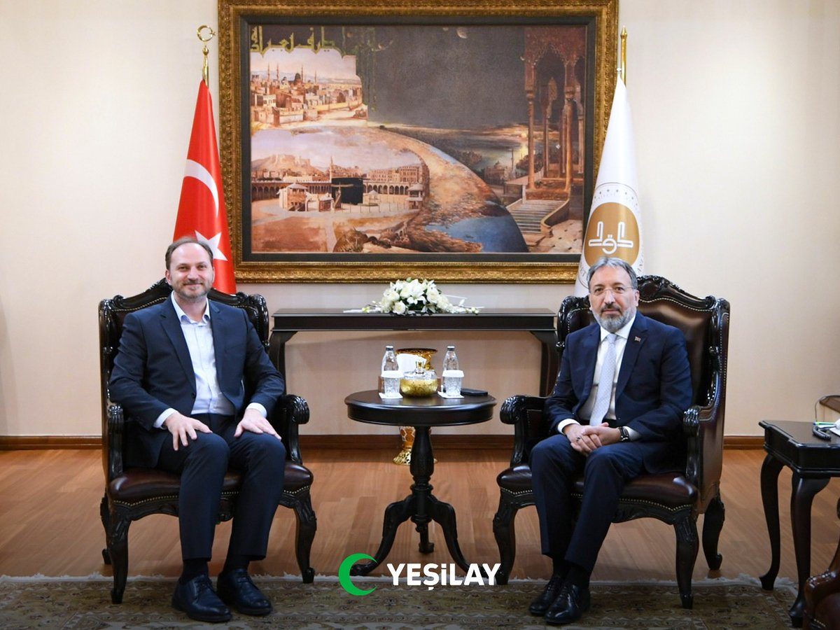 YesilayKurumsal's tweet photo. Genel Başkanımız Doç. Dr. Mehmet Dinç, Diyanet İşleri Başkanlığı (@diyanetbasin) görevine atanan Prof. Dr. Safi Arpaguş’u makamında ziyaret etti.

#Yeşilay #BağımsızlıkSeferberliği https://t.co/PDzAXlASHg