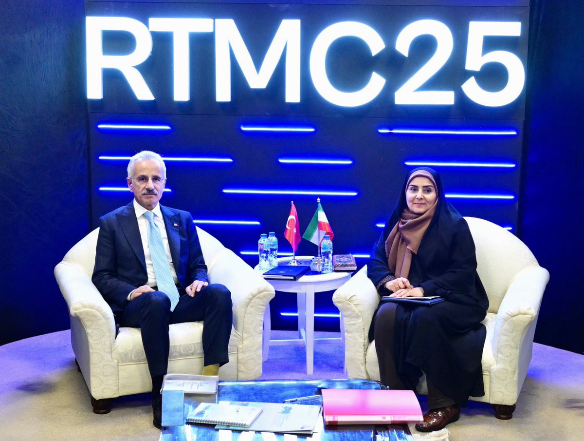 İran İslam Cumhuriyeti Yol ve Şehir Planlama Bakanı Sn. Farzaneh Sadegh ile ikili görüşme gerçekleştirdik.

Ulaştırma projeleri ve bölgesel bağlantılar üzerine istişarelerde bulunduk.

🇹🇷🤝🇮🇷

📍İslamabad / Pakistan