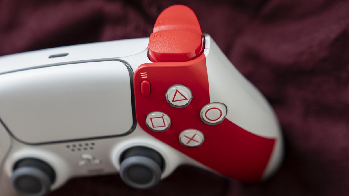 PlayStation's tweet image. A legacy in your hands Ω
The limited edition God of War 20th Anniversary DualSense controller is available today: play.st/3J91yaF