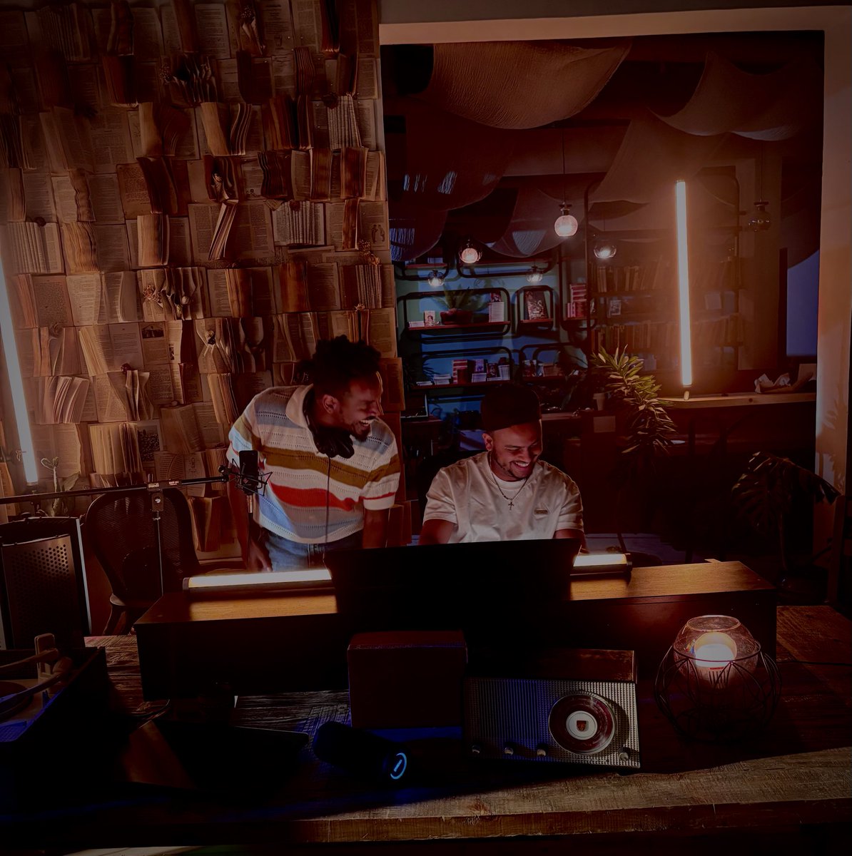 አሁን የተሰኘዉ አዲስ አልበሜ ላይ ከ bruck afework ጋር 4 ጥንቅቅ ያሉ ስራዎችን ሰርተናል።ደስ በሚል መንፈሰ የሰራነዉ ይህን ስራ ለአድማጭ ለማቅረብ ዝግጅታችንን ጨርሰናል። 
አልበም እየመጣ ነዉ.... ጥቅምት 21 በራሴ  youtube ቻናል ይጠብቁ 
 link in bio